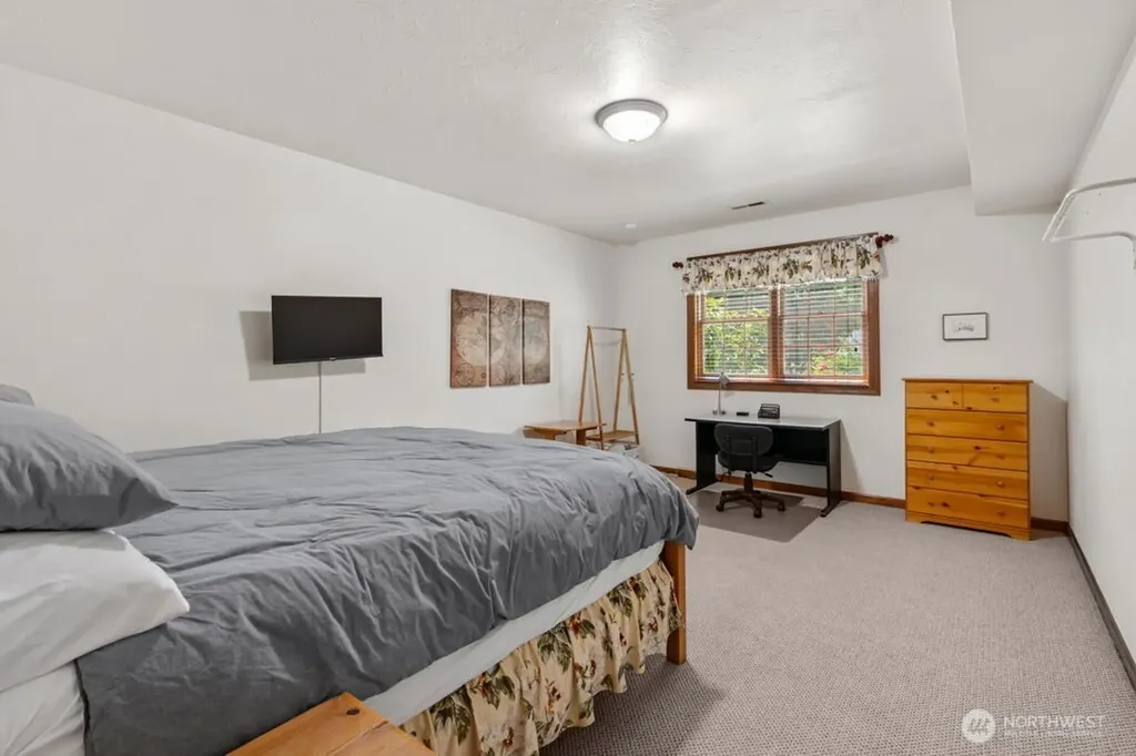 2706 Walnut Loop NW Olympia WA 98502