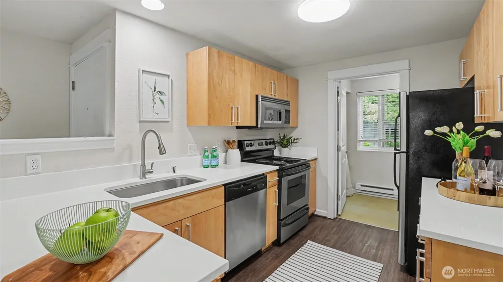 742 Kirkland Circle Kirkland WA 98033