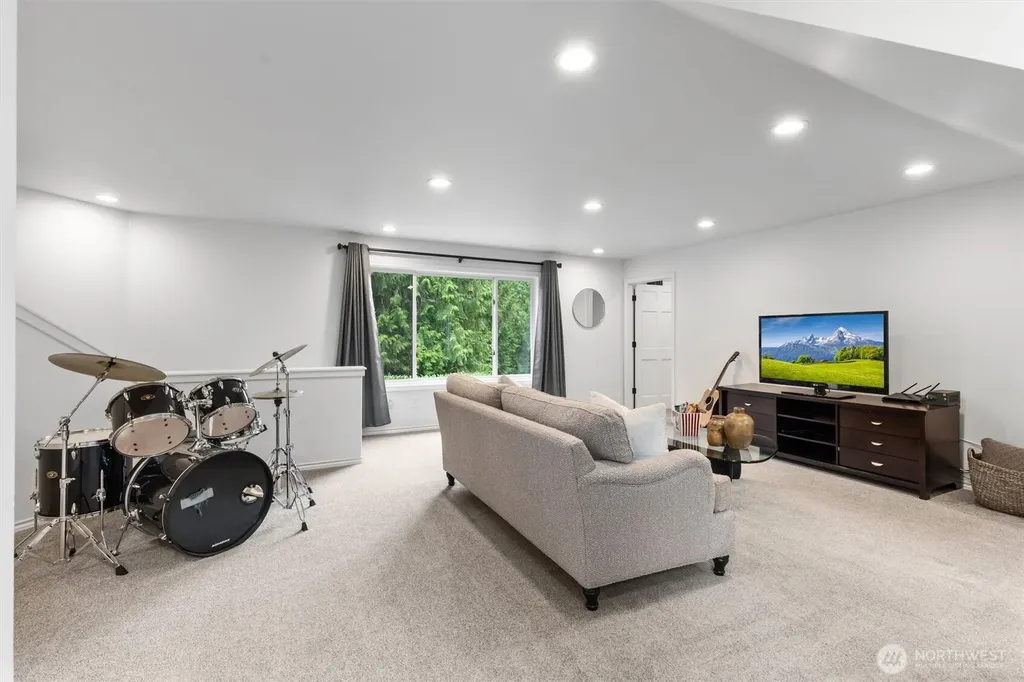 1017 221st Avenue SE Sammamish WA 98075