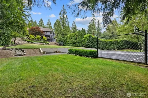 1017 221st Avenue SE Sammamish WA 98075