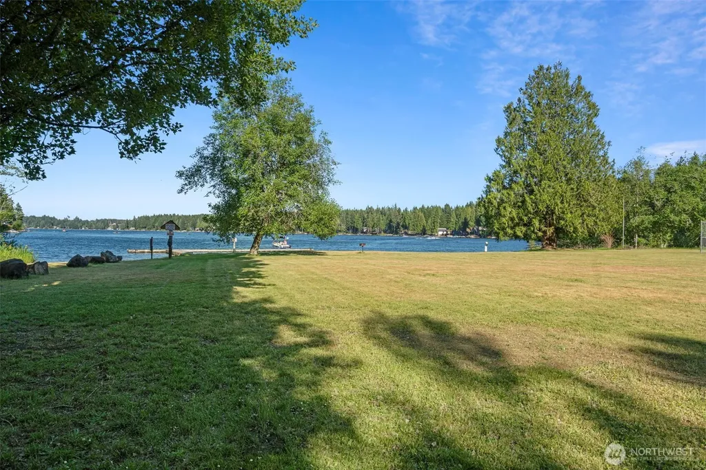 1052 E Mason Lake Drive W Grapeview WA 98546