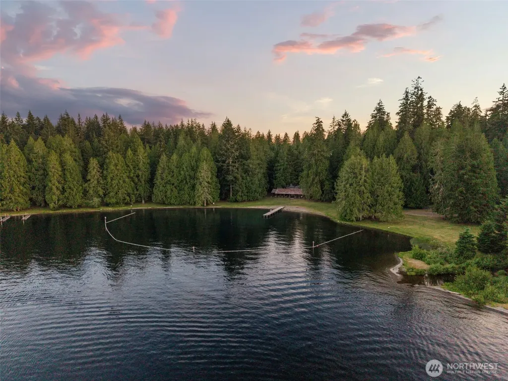 1052 E Mason Lake Drive W Grapeview WA 98546