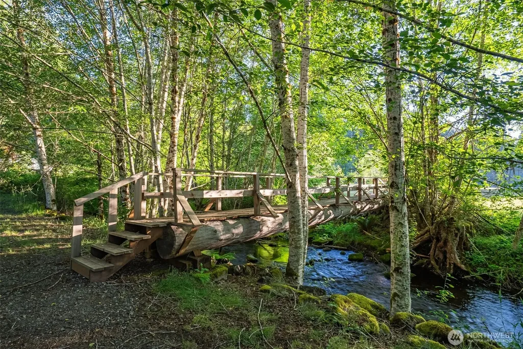 1052 E Mason Lake Drive W Grapeview WA 98546