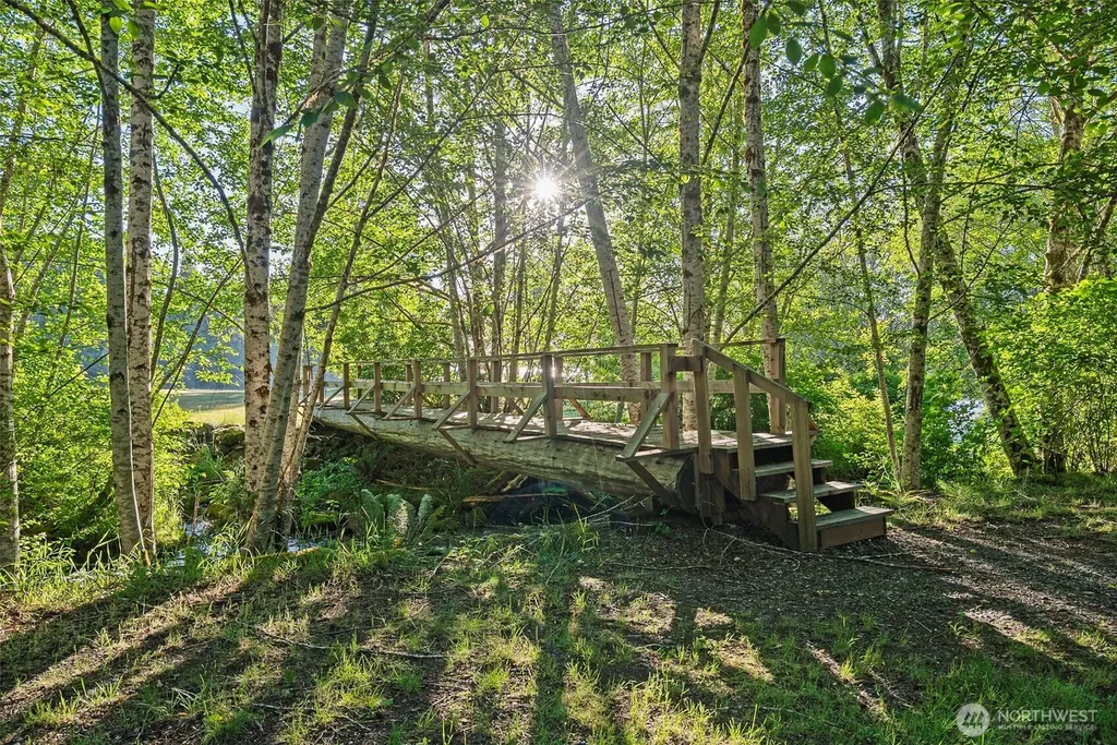 1052 E Mason Lake Drive W Grapeview WA 98546