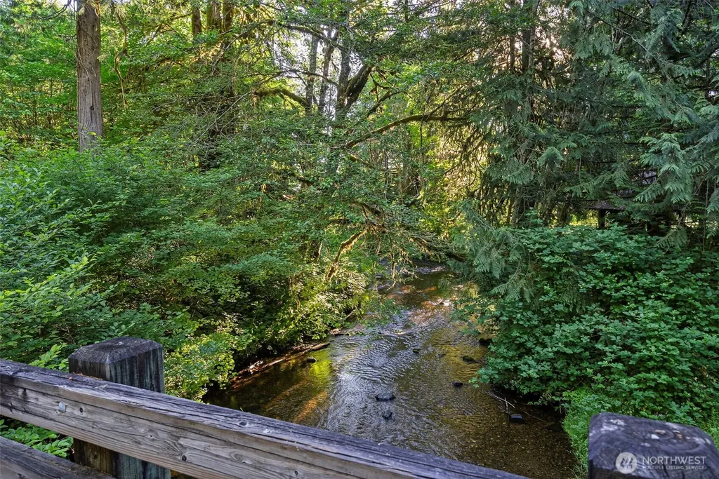 1052 E Mason Lake Drive W Grapeview WA 98546
