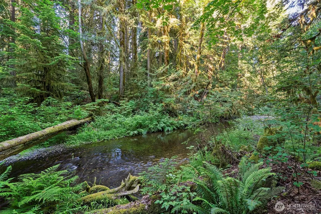 1052 E Mason Lake Drive W Grapeview WA 98546