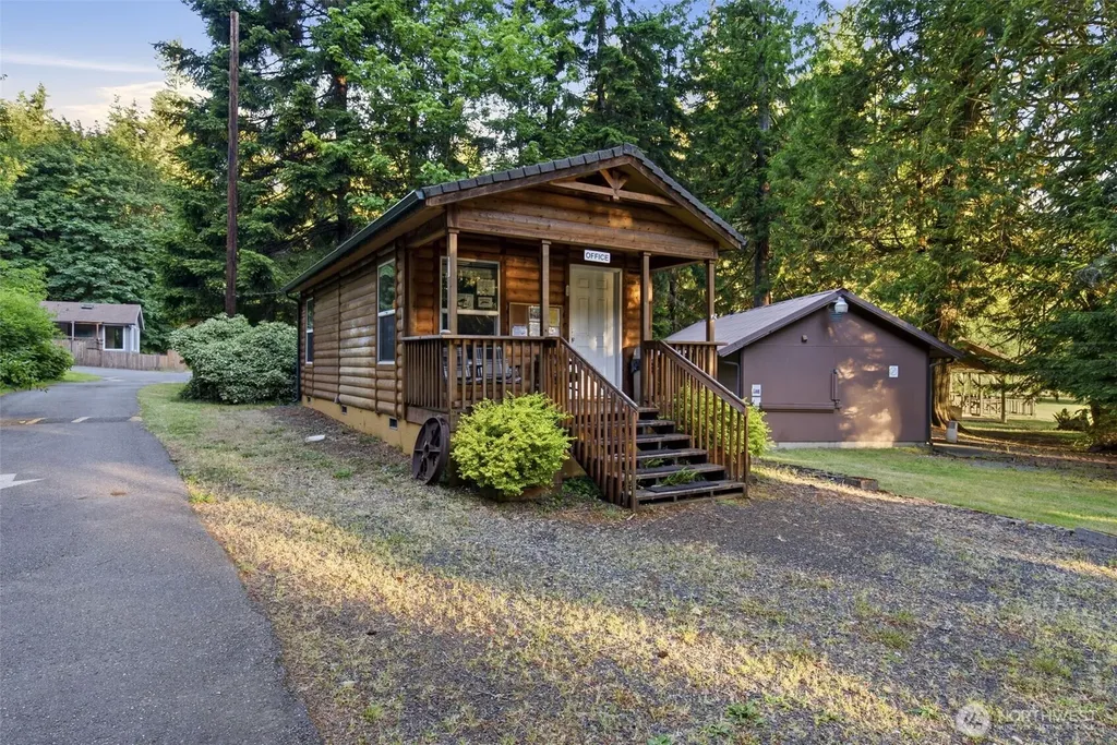 1052 E Mason Lake Drive W Grapeview WA 98546