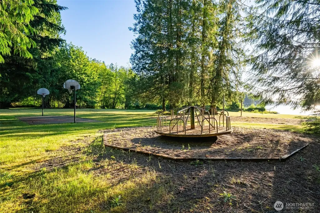 1052 E Mason Lake Drive W Grapeview WA 98546