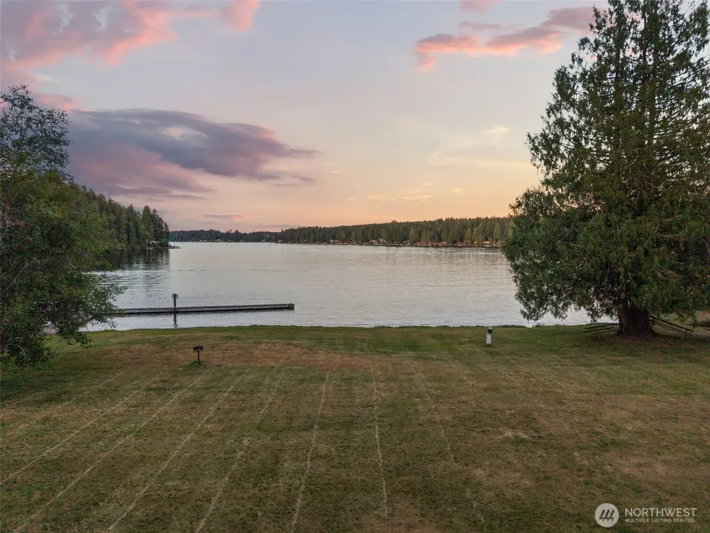 1052 E Mason Lake Drive W Grapeview WA 98546