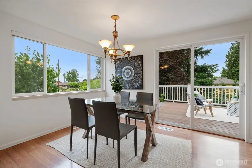 1011 Carol Way Edmonds WA 98020