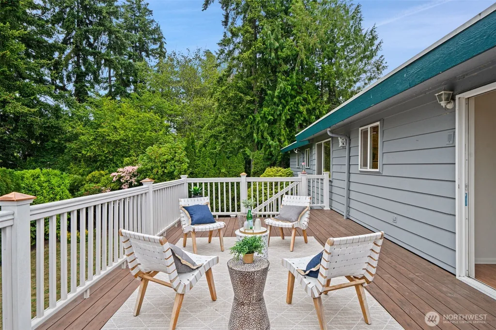 1011 Carol Way Edmonds WA 98020