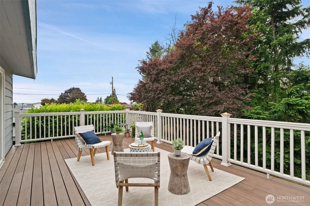 1011 Carol Way Edmonds WA 98020