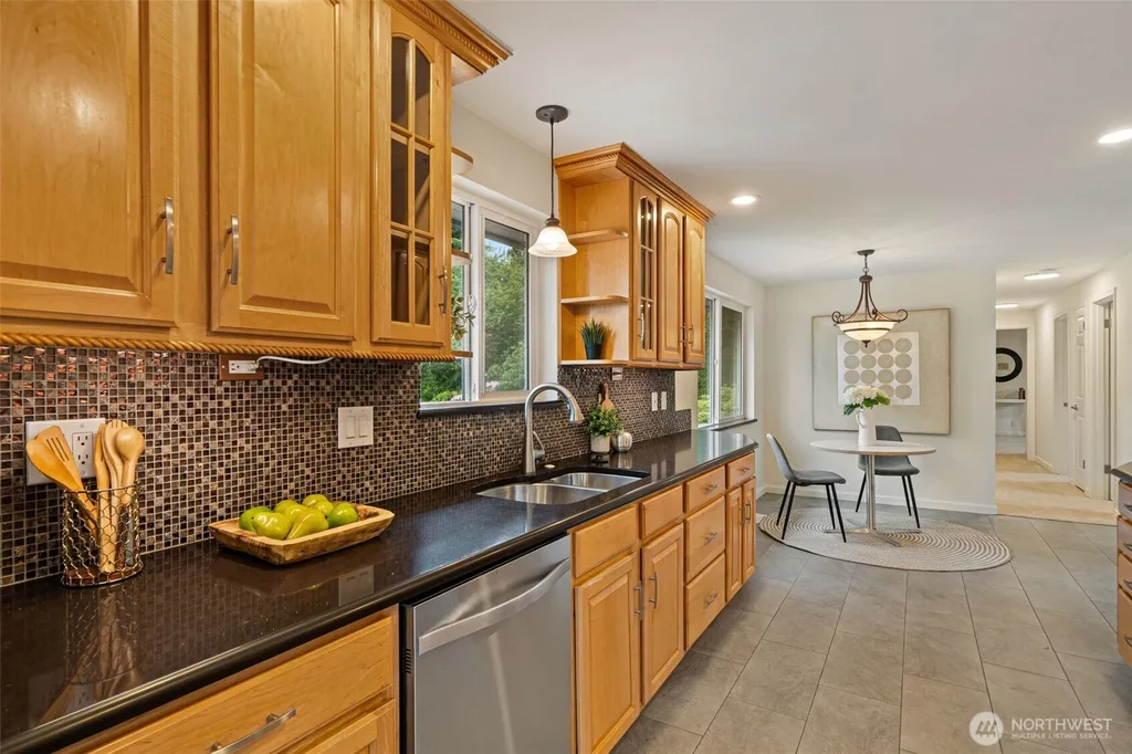 1011 Carol Way Edmonds WA 98020