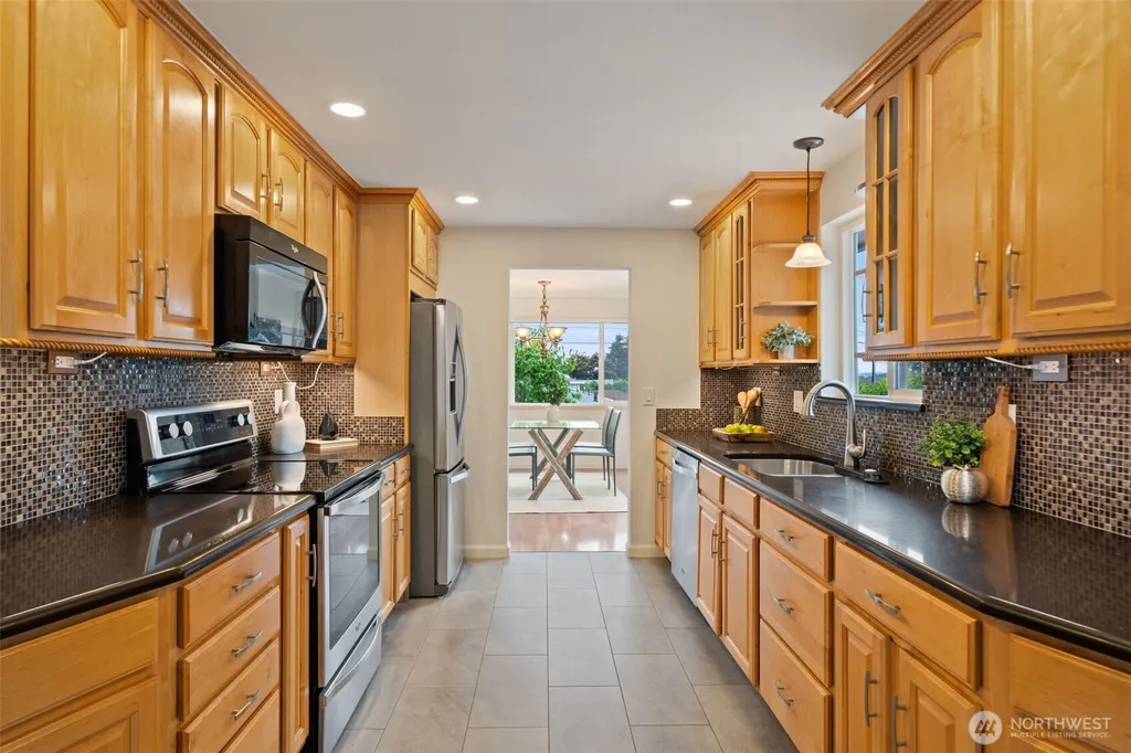 1011 Carol Way Edmonds WA 98020