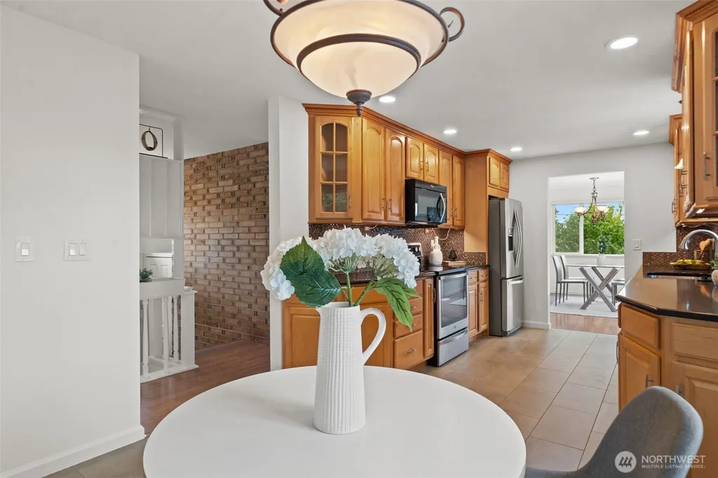 1011 Carol Way Edmonds WA 98020