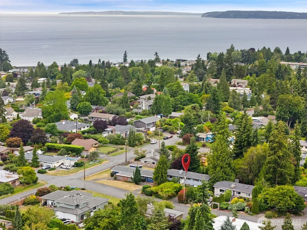 1011 Carol Way Edmonds WA 98020
