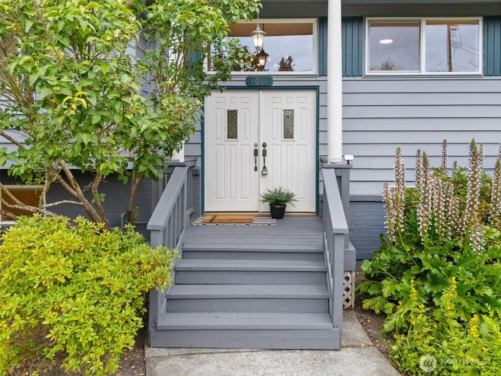 1011 Carol Way Edmonds WA 98020