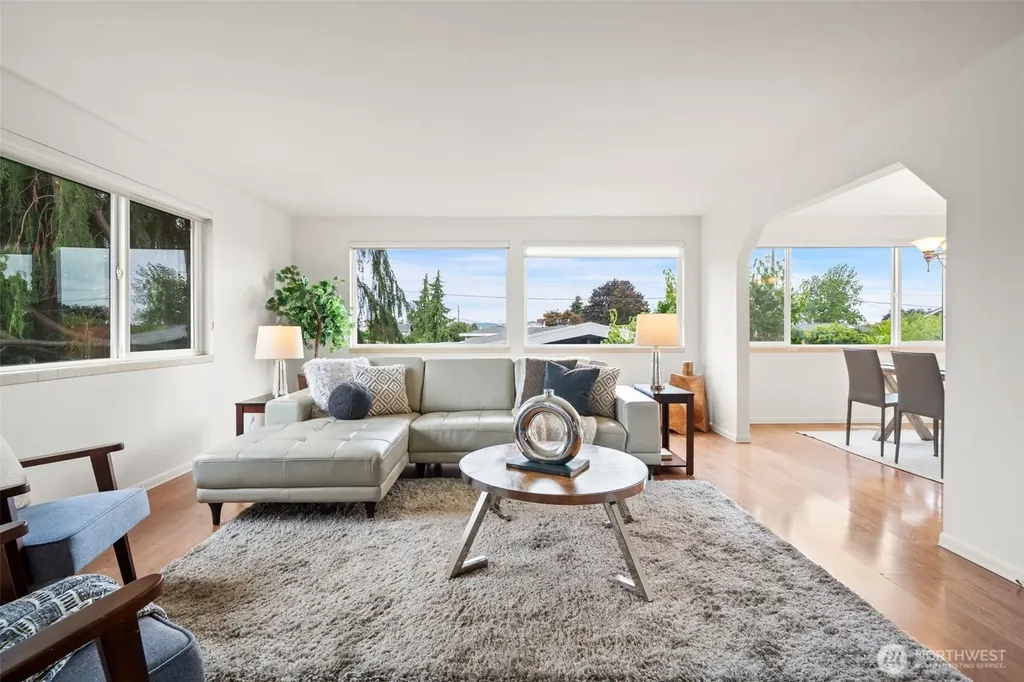 1011 Carol Way Edmonds WA 98020