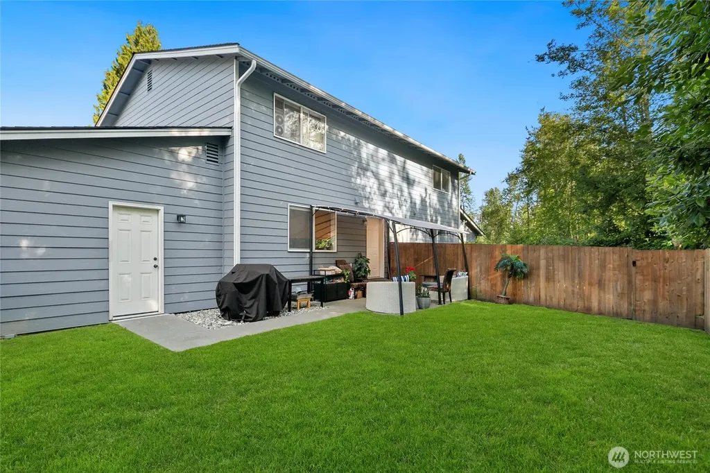 2424 99th Avenue NE Lake Stevens WA 98258