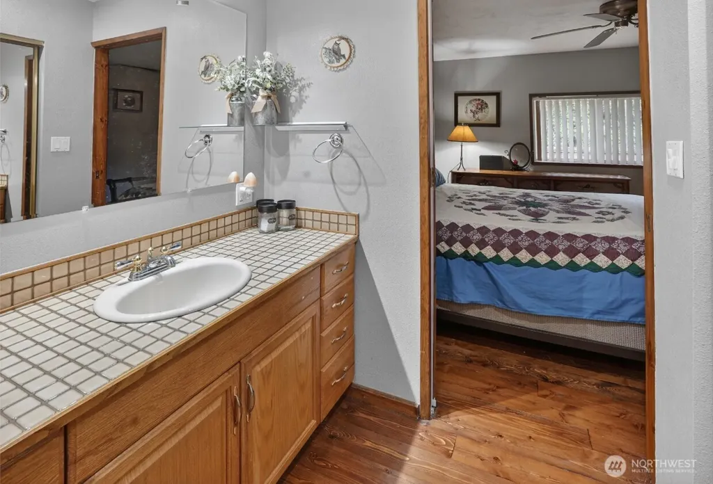 31 N Mallard Way W Hoodsport WA 98548
