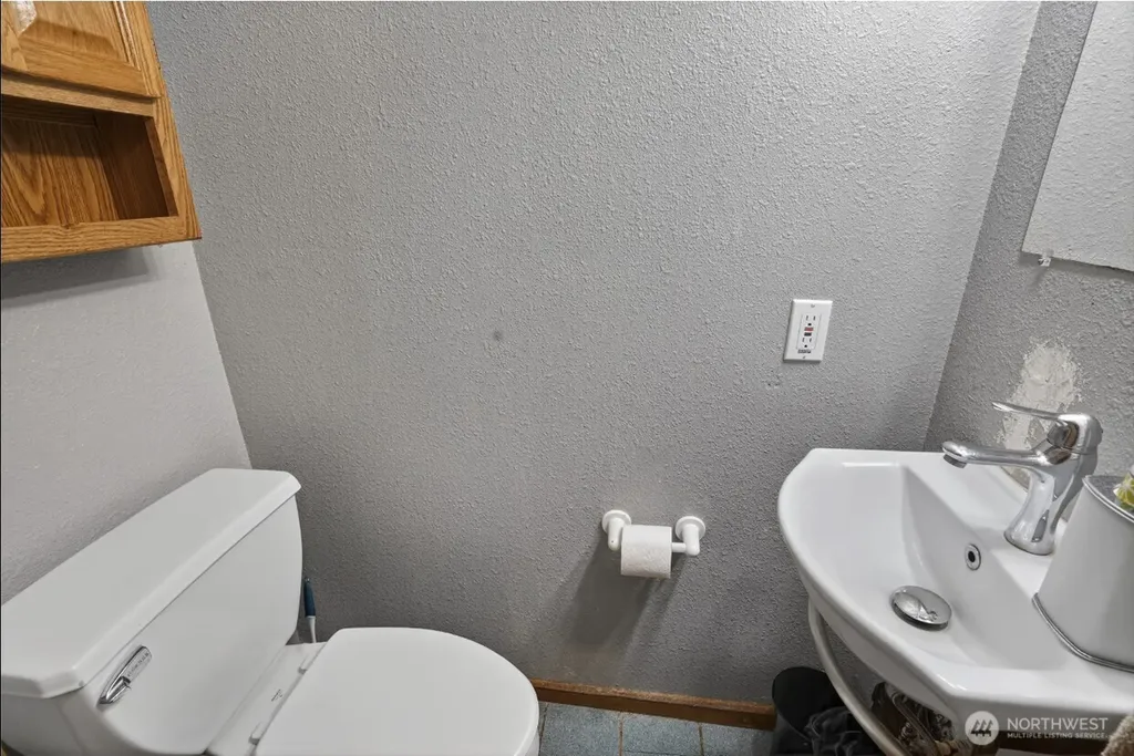 31 N Mallard Way W Hoodsport WA 98548