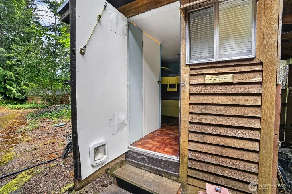 31 N Mallard Way W Hoodsport WA 98548