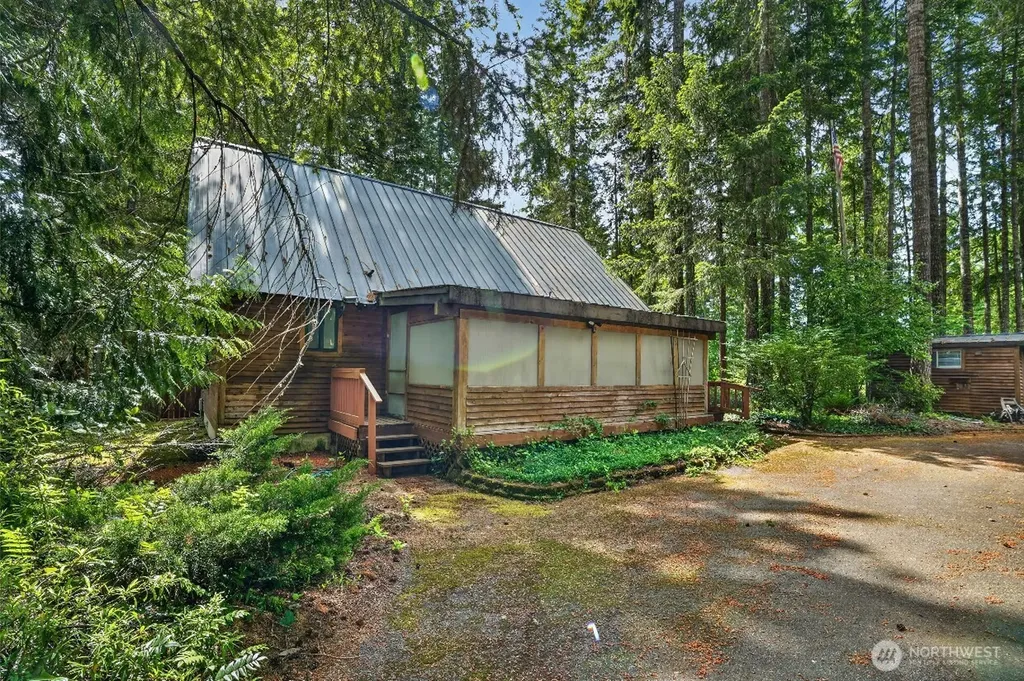 31 N Mallard Way W Hoodsport WA 98548