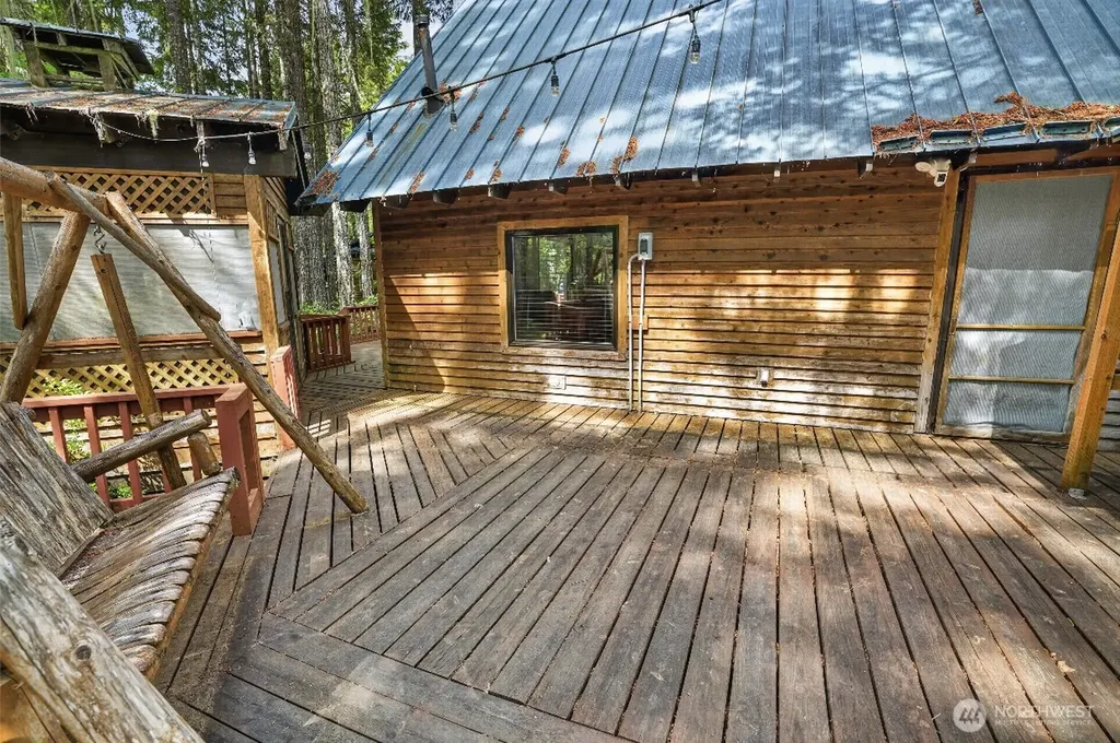31 N Mallard Way W Hoodsport WA 98548