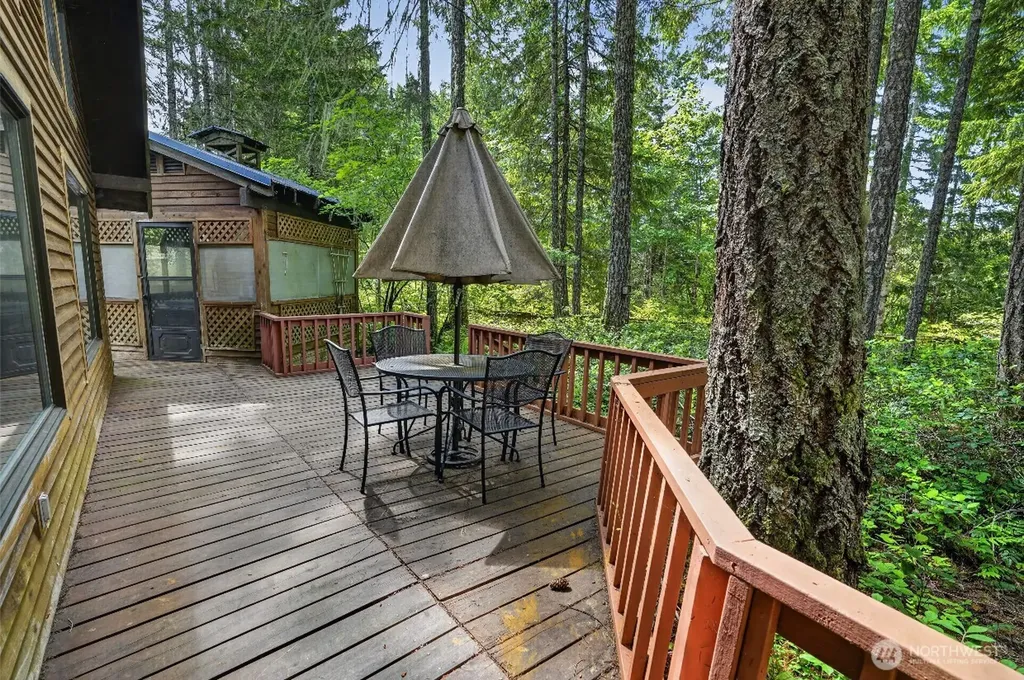 31 N Mallard Way W Hoodsport WA 98548
