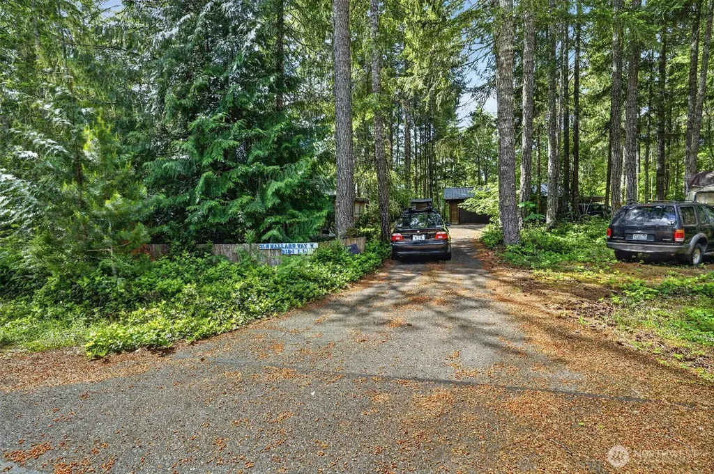 31 N Mallard Way W Hoodsport WA 98548