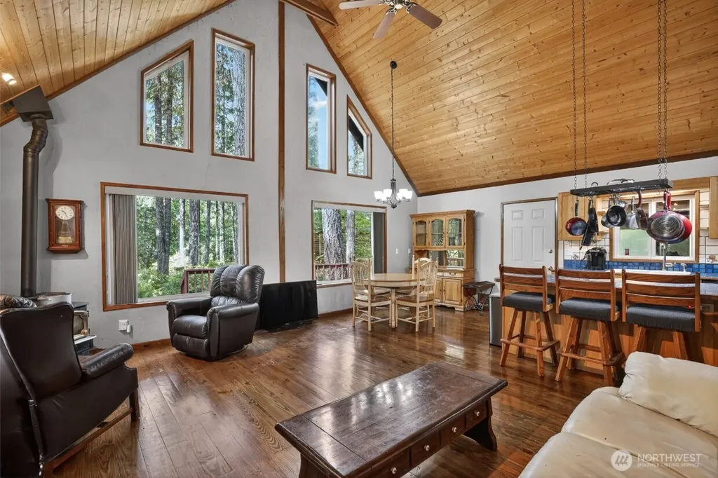 31 N Mallard Way W Hoodsport WA 98548
