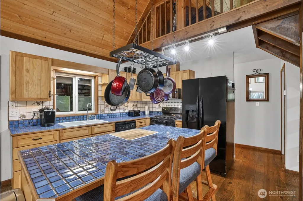 31 N Mallard Way W Hoodsport WA 98548