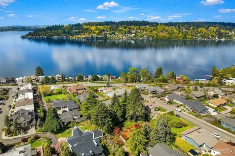 3737 Park Avenue N Renton WA 98056