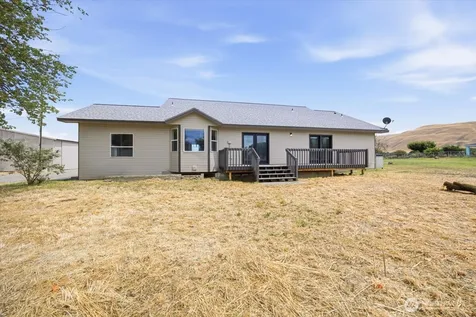 100608 W Old Inland Empire Highway Prosser WA 99350