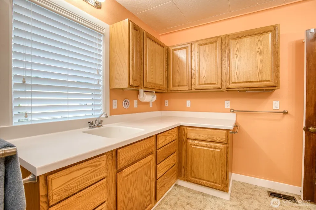 2703 Bench Drive Aberdeen WA 98520