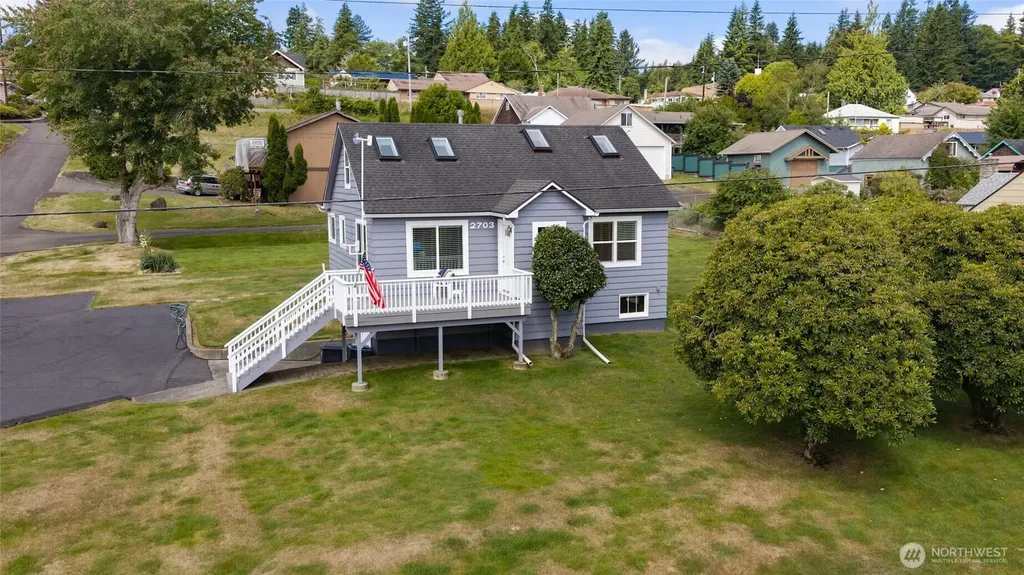 2703 Bench Drive Aberdeen WA 98520