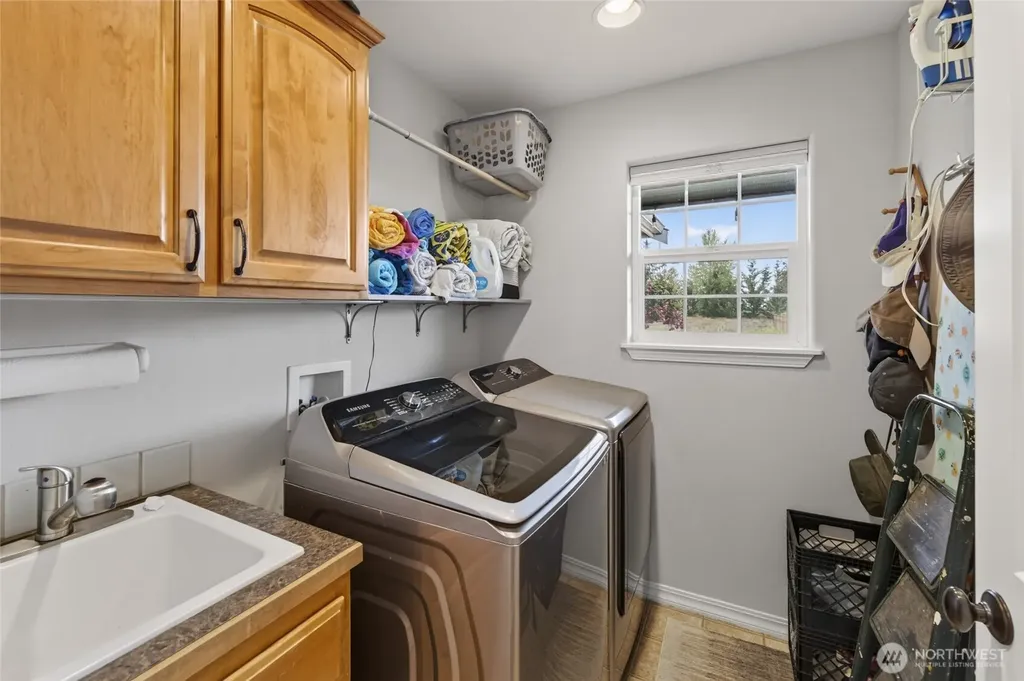 162 E Cobblestone Lane Sequim WA 98382