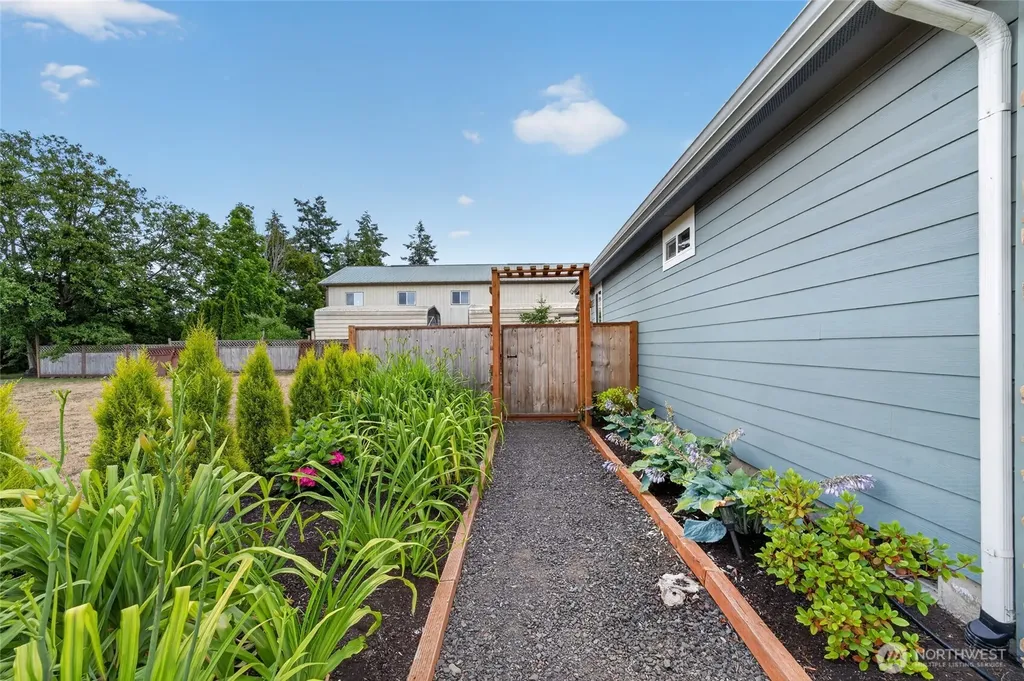 162 E Cobblestone Lane Sequim WA 98382