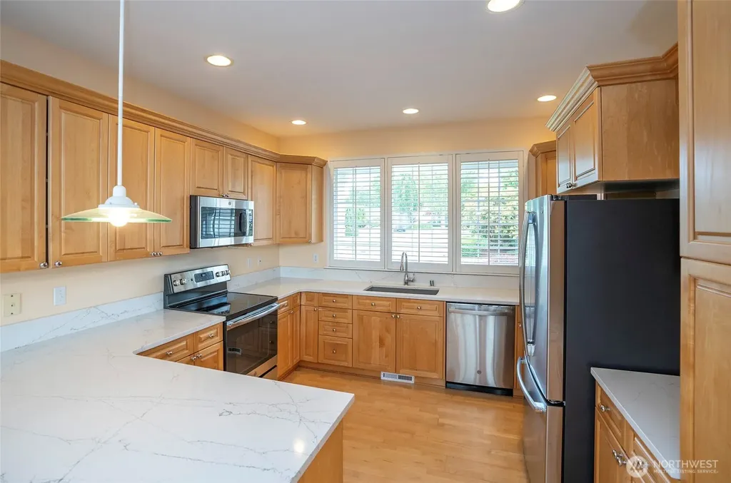 4008 42nd Street NE Tacoma WA 98422