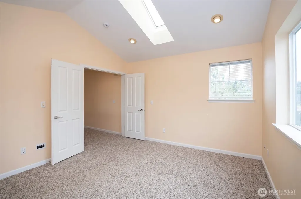 4008 42nd Street NE Tacoma WA 98422