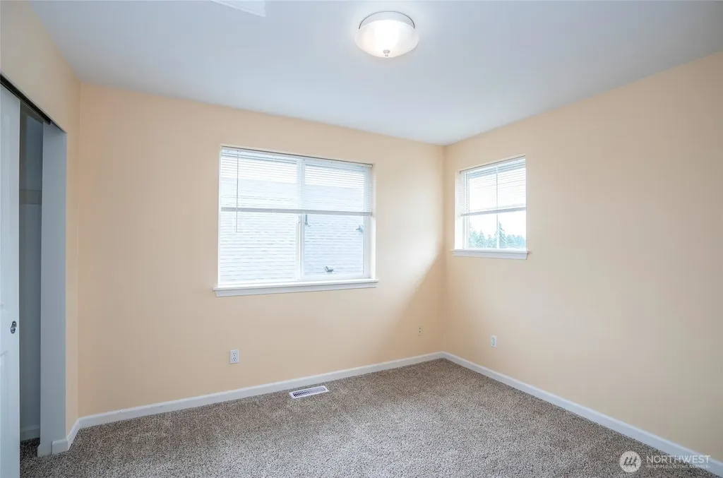 4008 42nd Street NE Tacoma WA 98422