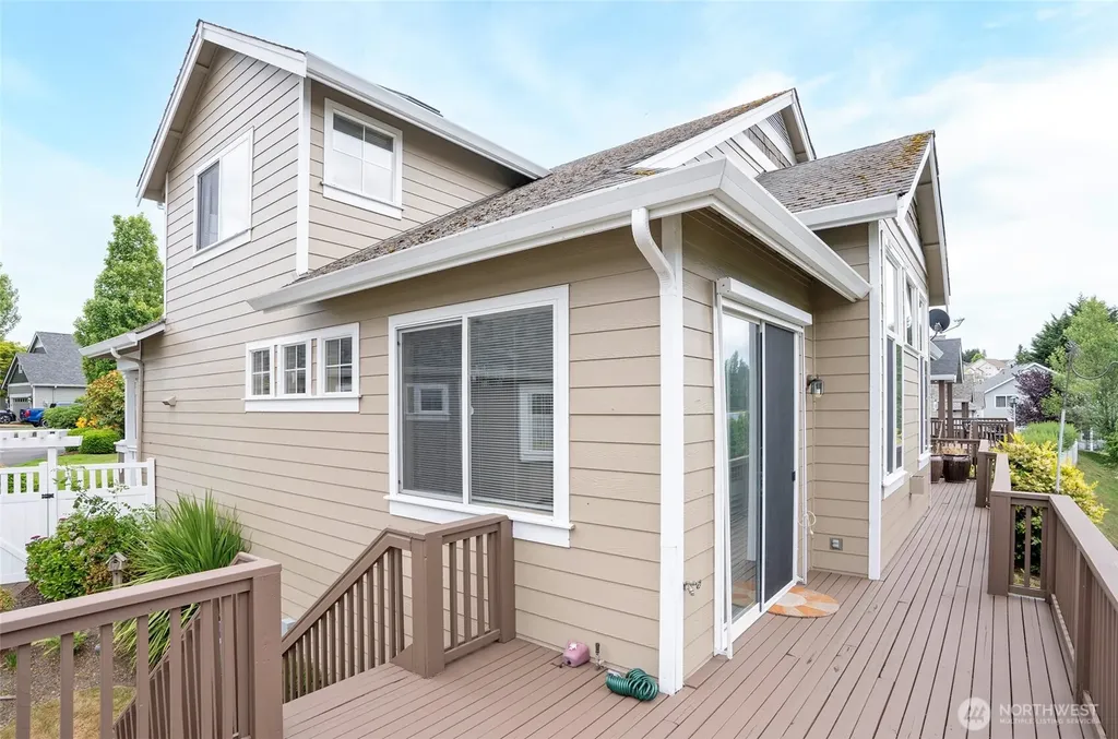4008 42nd Street NE Tacoma WA 98422