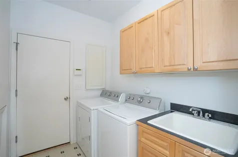 4008 42nd Street NE Tacoma WA 98422