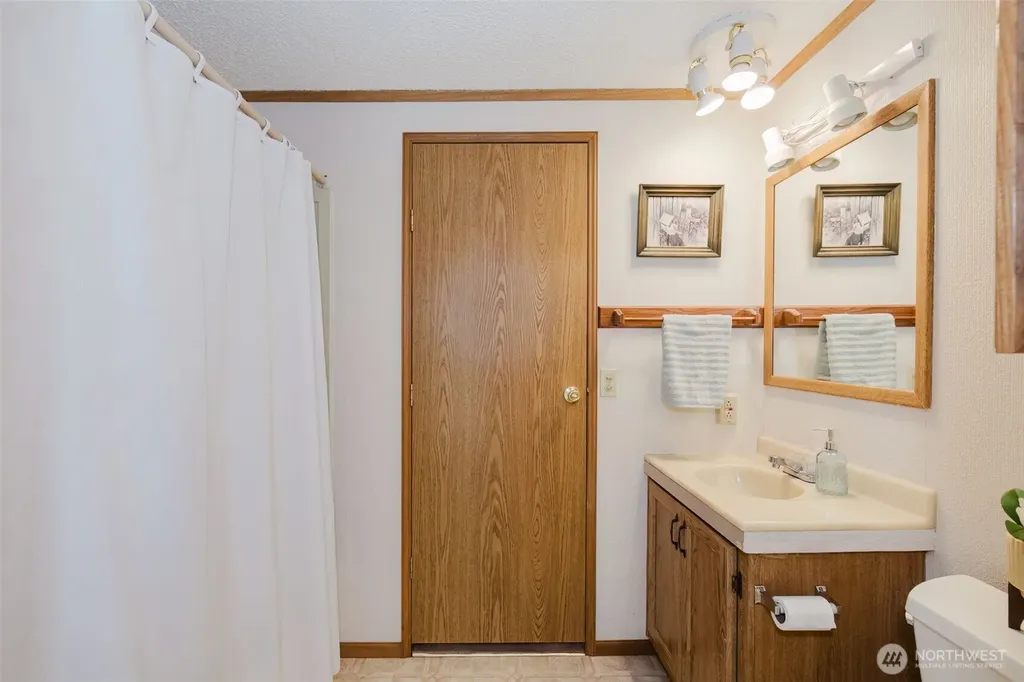 881 E Cedar Street Belfair WA 98528