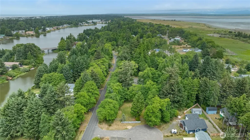 127 Glover Court NE Ocean Shores WA 98569