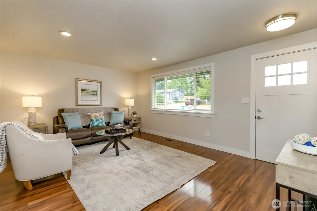 2536 S 365th Place Federal Way WA 98003