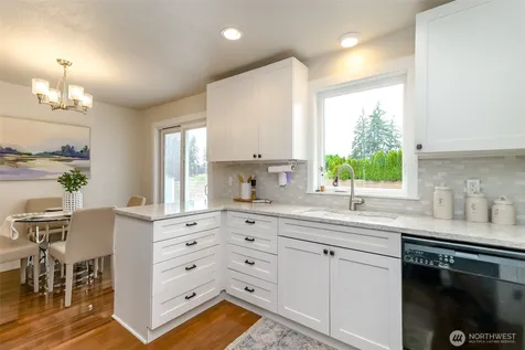 2536 S 365th Place Federal Way WA 98003