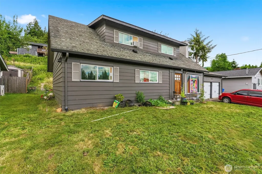 2411 Burcham Street Kelso WA 98626