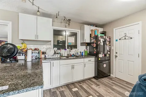2411 Burcham Street Kelso WA 98626