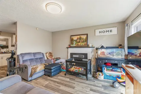 2411 Burcham Street Kelso WA 98626
